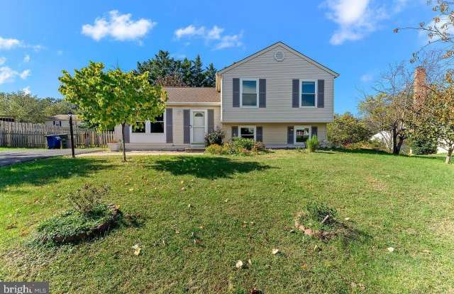 223 LAURA ANNE Court photos photos