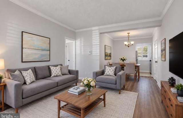 4326 N PERSHING Drive Gallery 1