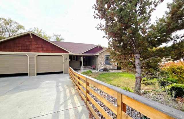 Gorgeous 4 Bed, 3 Bath Home w/ STUNNING RIVER FRONT VIEWS!! photos photos