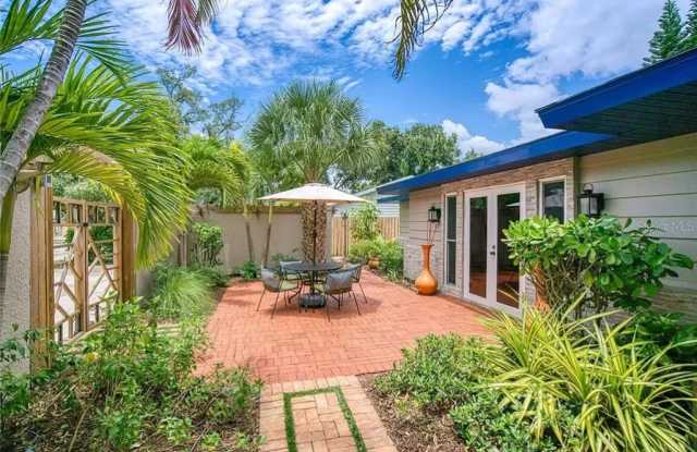 1127 South Osprey Avenue photos photos
