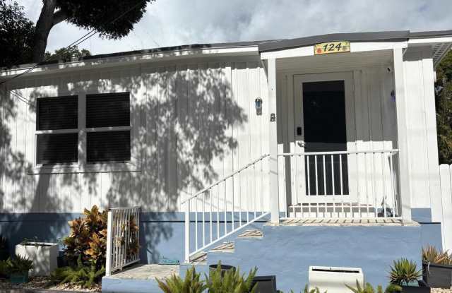 124 S Bay Harbor Drive Gallery 1