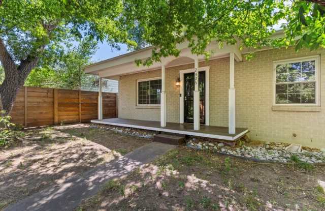 2326 North Meade Avenue Gallery 2