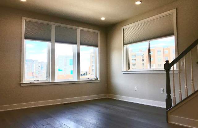 301 Lakeview Court Gallery 4