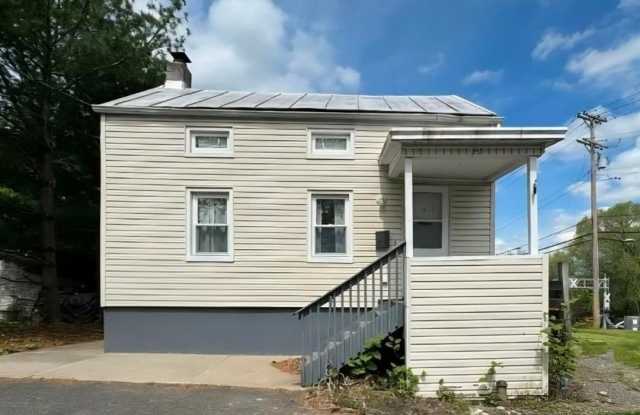 4 Oakley Street - 4 Oakley Street, Montgomery, NY 12549