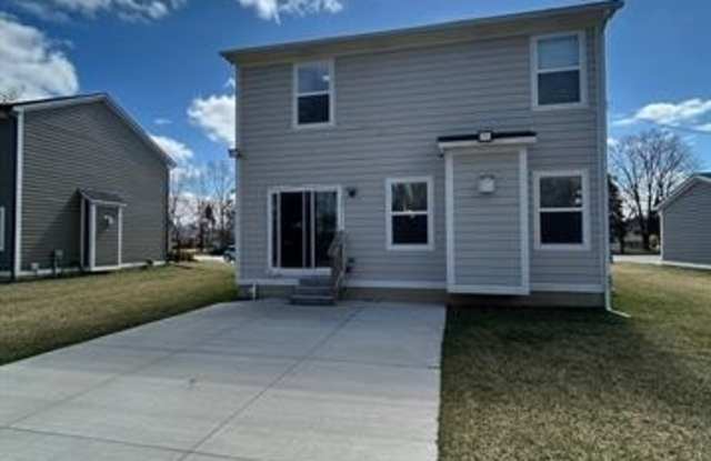 2323 E MAPLE Road Gallery 3