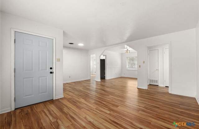 1107 S 25th Street Gallery 2