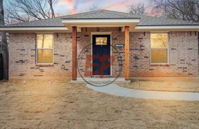 1123 Brook Avenue - 1 photos photos