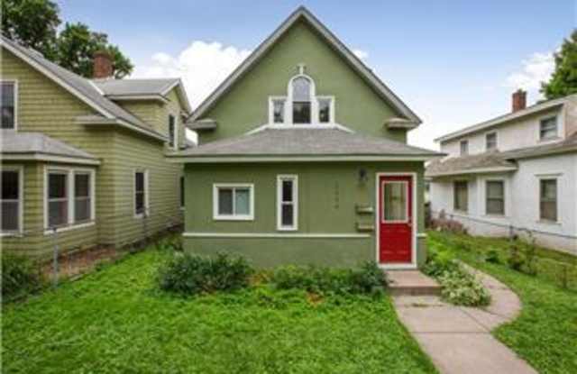 2614 Buchanan Street NE - 1 photos photos