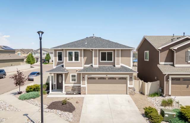 Beautiful 3-Bedroom Home in Ventana | Pool Community Near Fort Carson photos photos