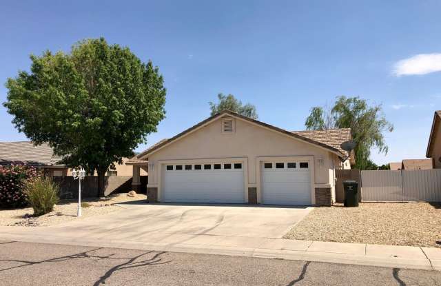 Beautiful 3 Bedroom Home in Walleck Ranch! MOVE IN SPECIAL $200 OFF FIRST MONTHS RENT! Gallery 2