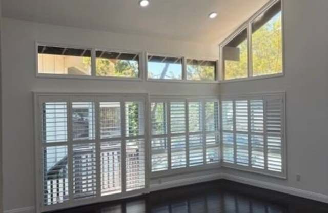 2880 Woodwardia Dr Gallery 2