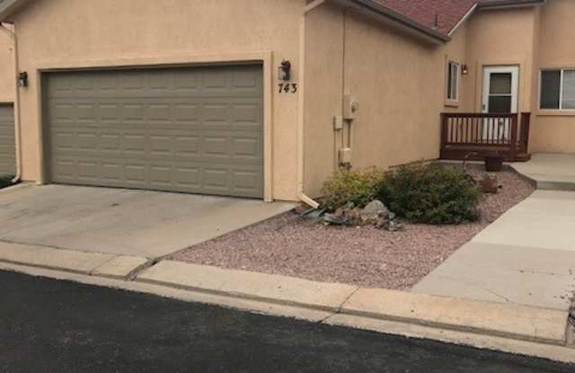 RANCH PATIO HOME WITH FINISHED BASEMENT, AC, 2 CAR GARAGE! photos photos