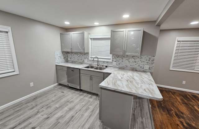 2323 S Hunter Rd photos photos