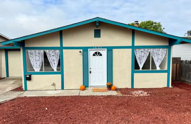 Well Maintained 2/1 in Seaside - 1837 Mendocino Street, Seaside, CA 93955