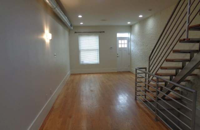 717 S. East Ave. Gallery 4