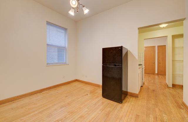 4518 N Sheridan Road Gallery 2