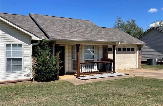 1810 Cherrybark DR Gallery 3