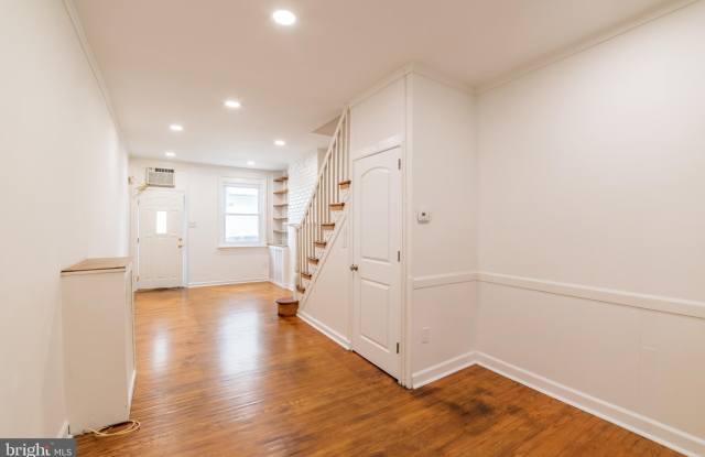 1638 E HEWSON STREET Gallery 3