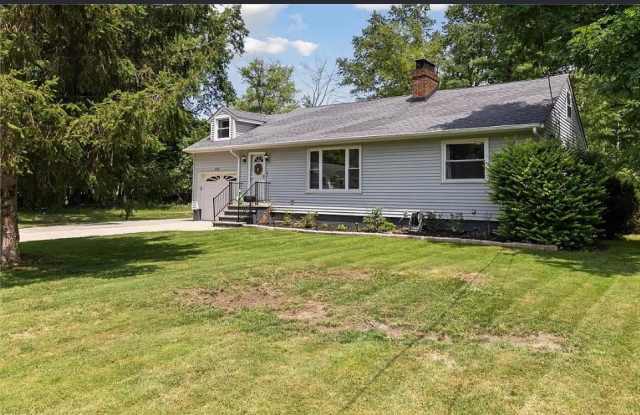 2353 West Hedgewood Drive Gallery 2