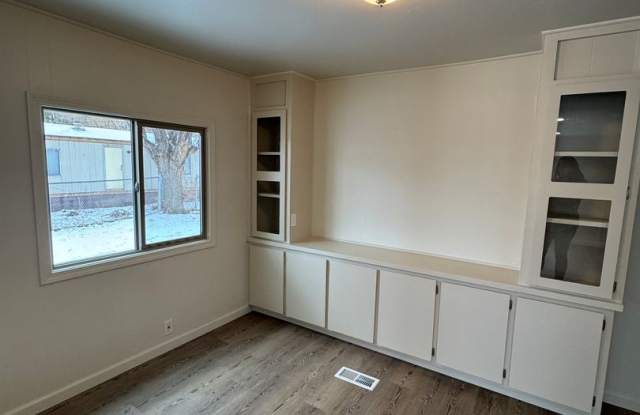 Newly renovated 1.5 years ago, 3 bed 2 bath Gallery 4
