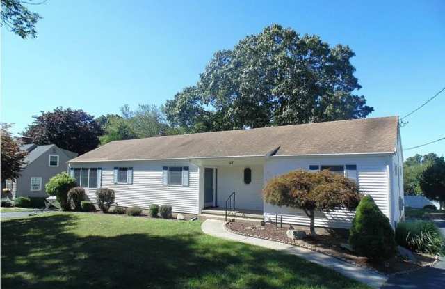 28 Lloyd Road - 28 Lloyd Road, New London County, CT 06385