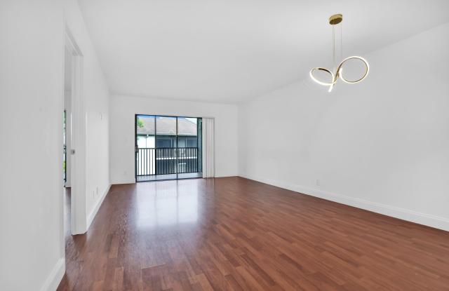 1252 S Military Trail Gallery 2