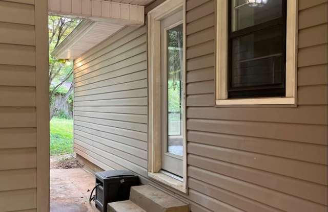 Well-Maintained 3-Bedroom Rental Home Gallery 3