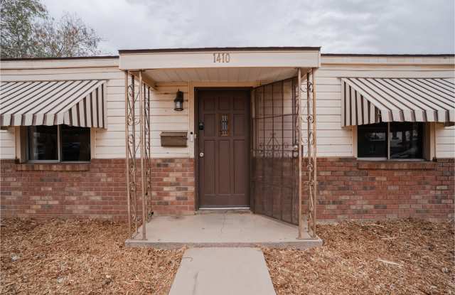 1410 W Clarendon Avenue Gallery 2