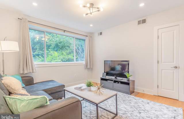 1907 3RD STREET NW Gallery 4
