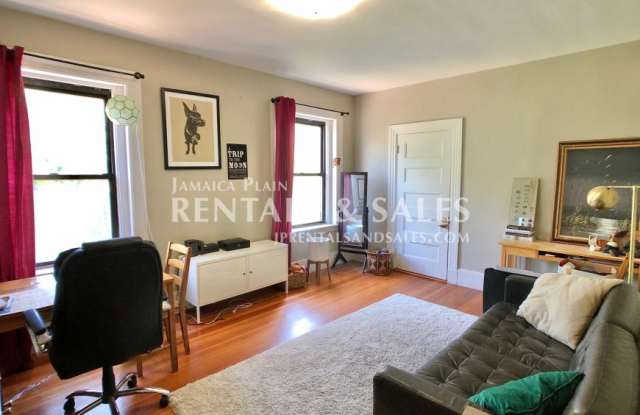 5 Glen Rd. Gallery 4