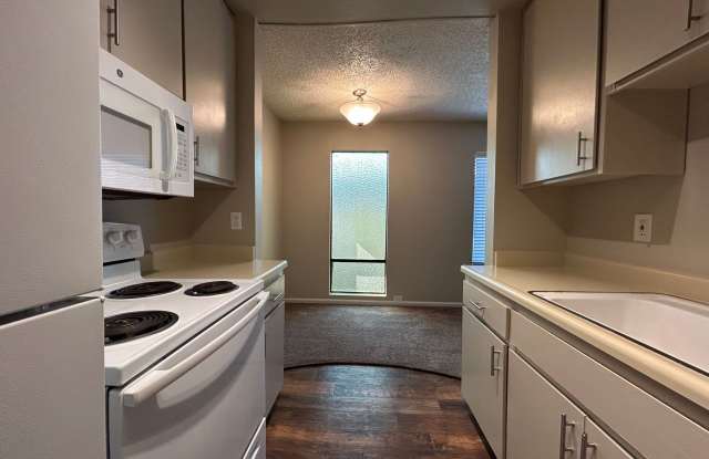 Near Everything, All Amenities! 1616 Q Street, Camellia Court Apartments photos photos
