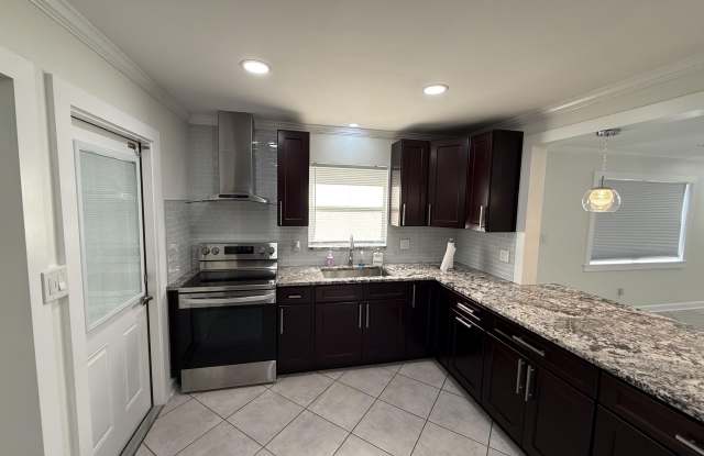 1324 GRANDVIEW Drive Gallery 2