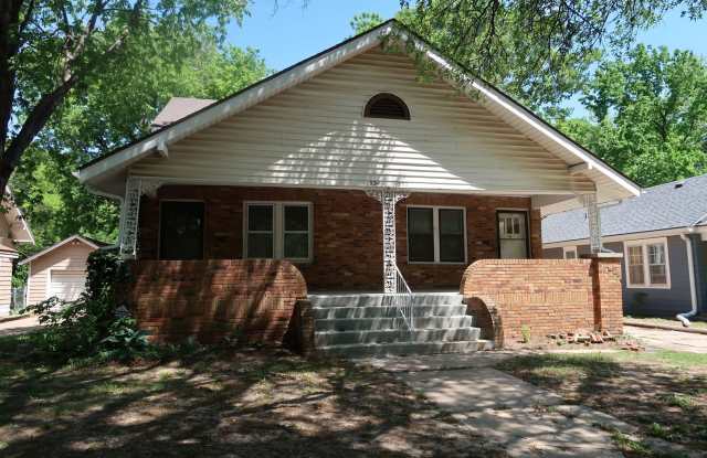 GORGEOUS renovated 2 bed/1.5 bathroom duplex in College Hill photos photos