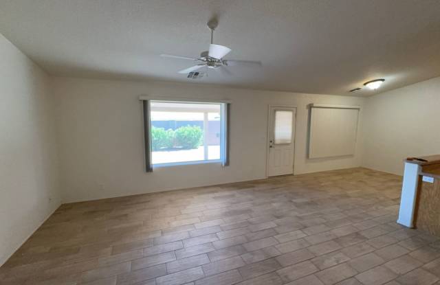 55+ Community in Sunland Springs Village Gallery 4