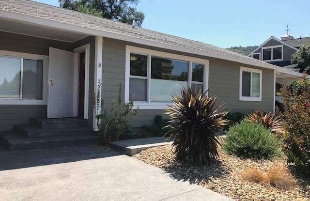 964 Mendocino Drive - 964 Mendocino Drive, Ukiah, CA 95482