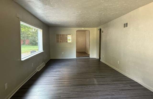 Cute, Cozy & Available Now- Section 8 accepted Gallery 3