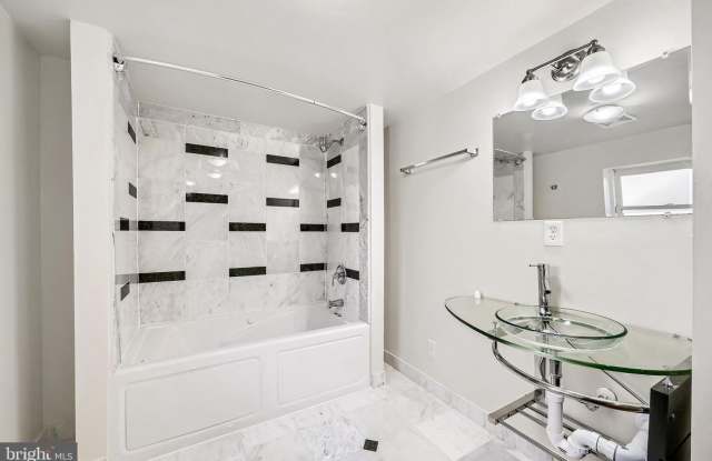 TWO BEDROOM TWO BATHROOM TOWNHOUSE AVAILABLE FOR SEPT 1ST MOVE-IN!!!! Gallery 4