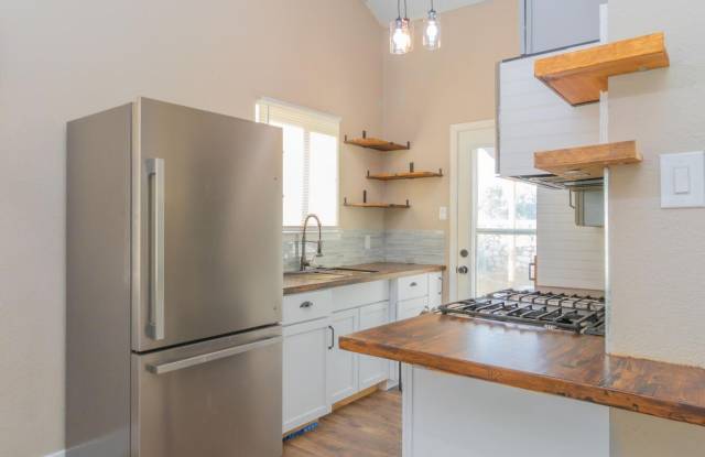11601 CREE Court Gallery 3