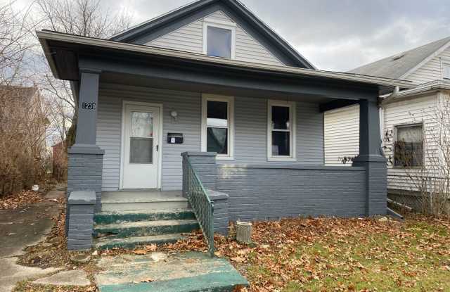 1230 Summit St. - Two Bedroom Home w/Updated Kitchen *UPCOMING* (Not Showable Yet) photos photos