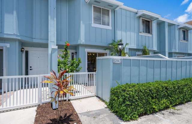 Water Views, Modern Comfort – Your Next Rental in Jupiter! photos photos