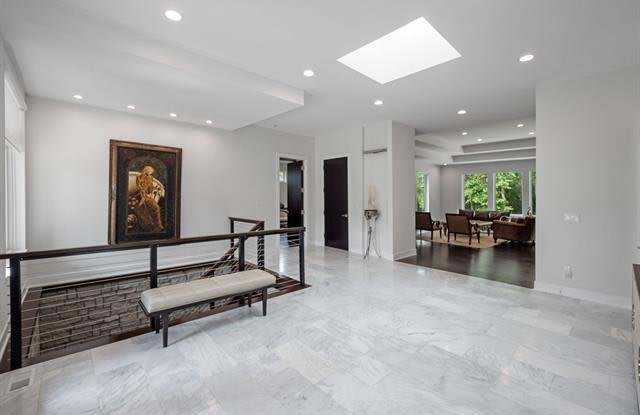 2322 CHERRYLAWN Avenue Gallery 3