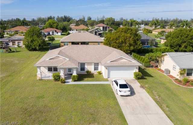2700 SW 15th Avenue photos photos