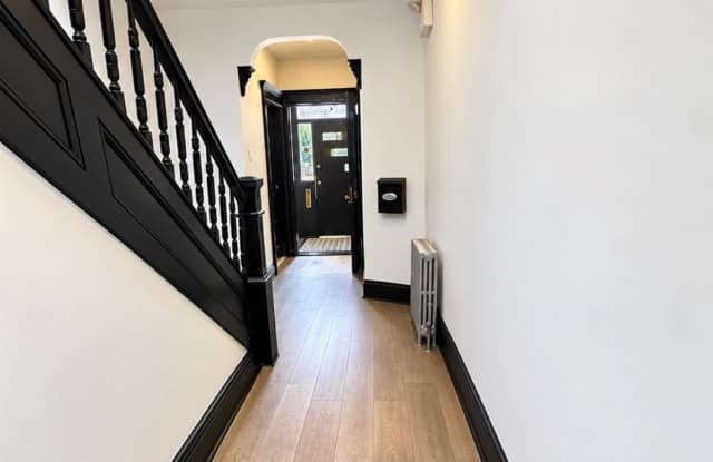 6819 62nd Street Gallery 2