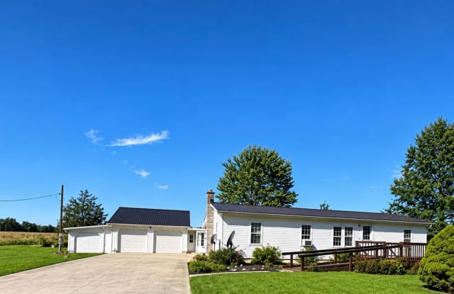 South Central ranch with large garage Gallery 1