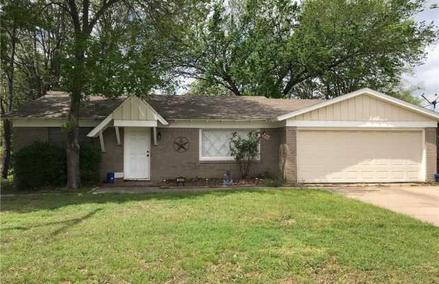 3920 Williams Road - 3920 Williams Road, Benbrook, TX 76116