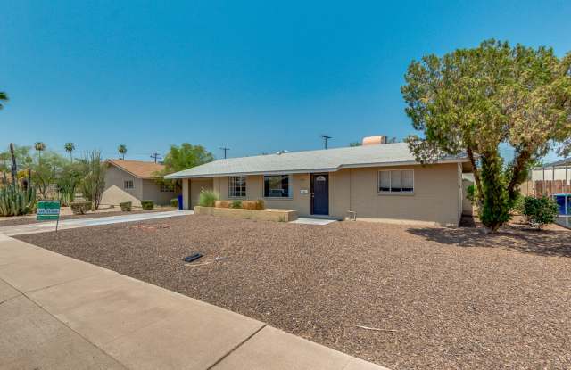 EXCELLENT 3 BEDROOM, 2 BATH HOME WITH LARGE BACKYARD  POOL IN TEMPE! Gallery 3