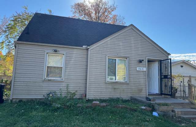 19821 Lyndon Street photos photos