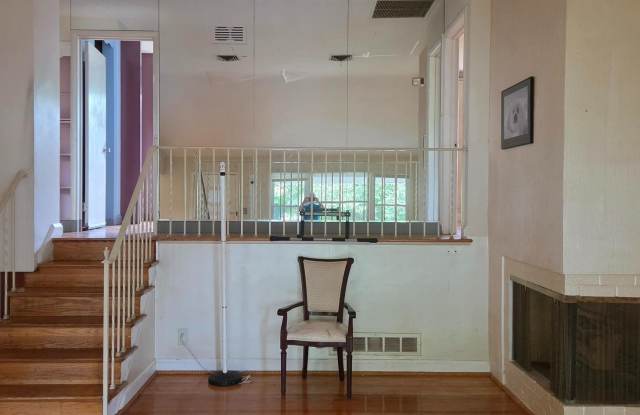 3109 SMITH Avenue Gallery 2