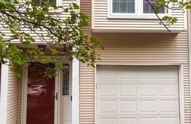 Charming 2BR Condo in Waterbury photos photos Charming 2BR Condo in Waterbury photos photos