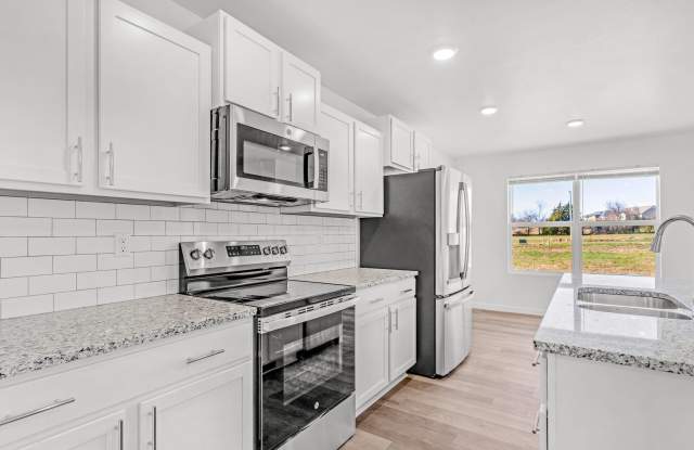Nearly NEW home in Willard! photos photos